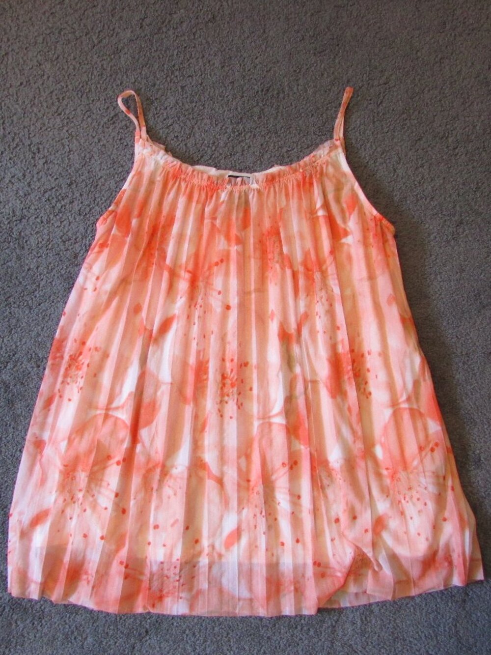 NWOT Worthington Medium Pleated Chiffon Peach White Soft Flowing Tank Top
